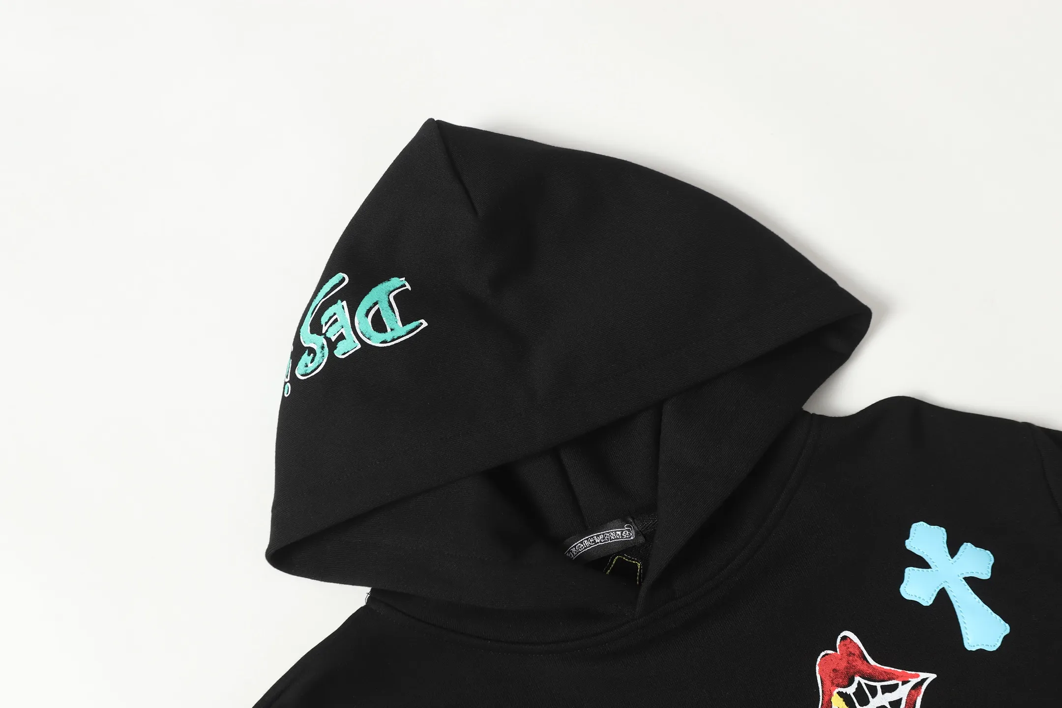 P280 #L3190 cross-border model. Those who pursue quality should not place an order. -Chrome Hearts/Chrome Hearts graffiti spoof printed leather cross✝️Hooded sweatshirt - High weight, high density and high quality. The wool is soft, delicate and skin-friendly. It feels soft and silky. It has excellent warmth and skin-friendly properties. M L XL
